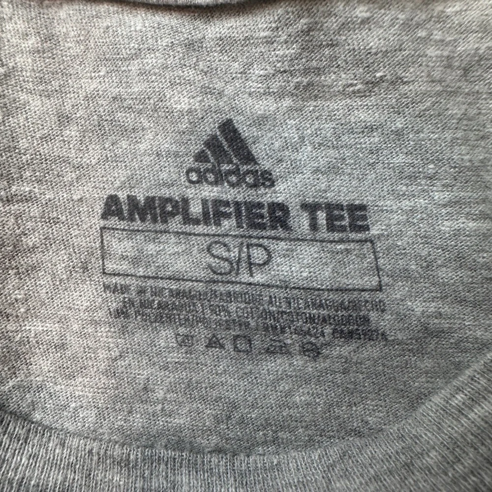 Adidas T-Shirt Mens S Gray Amplifier Tee Graphic Short Sleeve Athletic ATACAGIL
